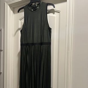 Donna Morgan Dark Green Midi Dress